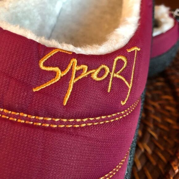 CEVILLE - L Sz 7.5 (38) Red Quilted Nylon Slippers. EVA Sole & Fleece Lining NWT - Picture 7 of 16